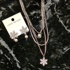Lane Bryant Silver Snowflake Necklace and Earring Set